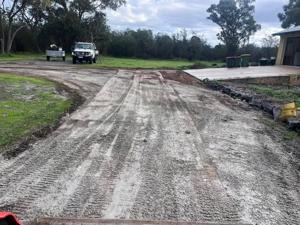 Crushed asphalt driveway: photo 3