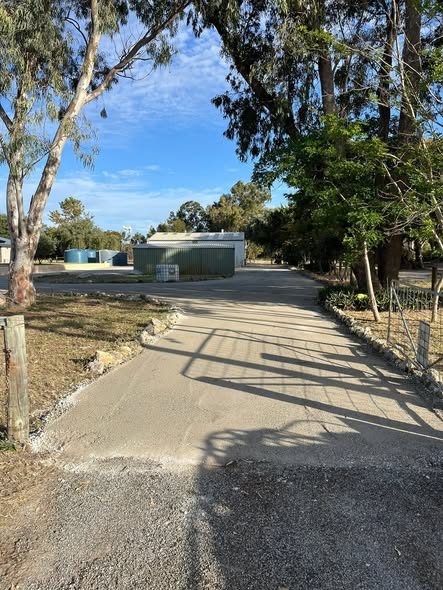 Quick driveway re-surface: photo 3